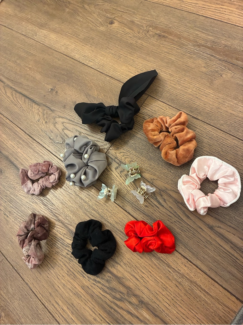Scrunchie Set with Butterfly Clips - Multi Color